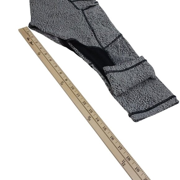 Lululemon Outrun 17" Crop Leggings Power Luxtreme Spray Jacquard White/Black 8 - Picture 12 of 15
